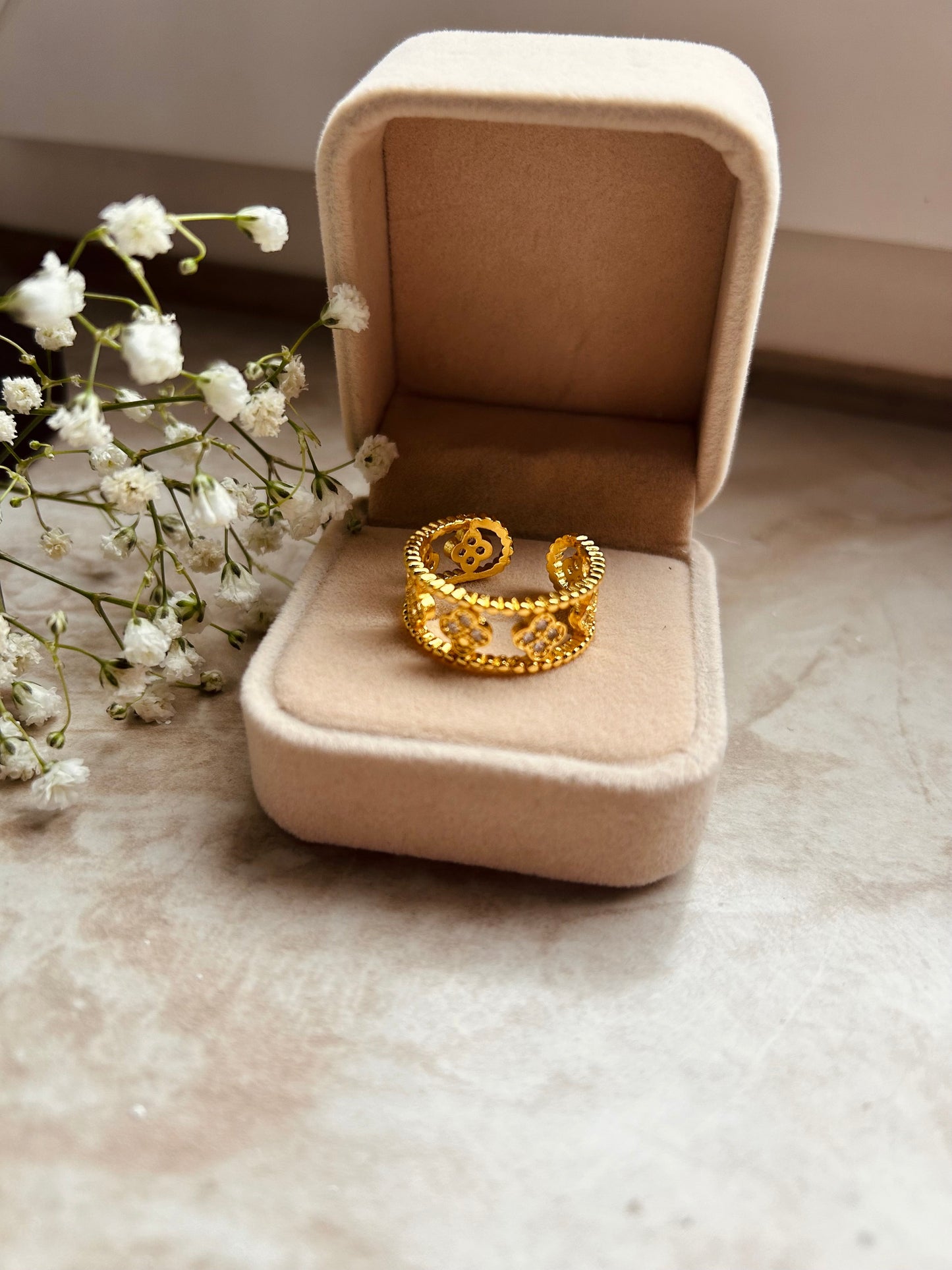 Clover Ring