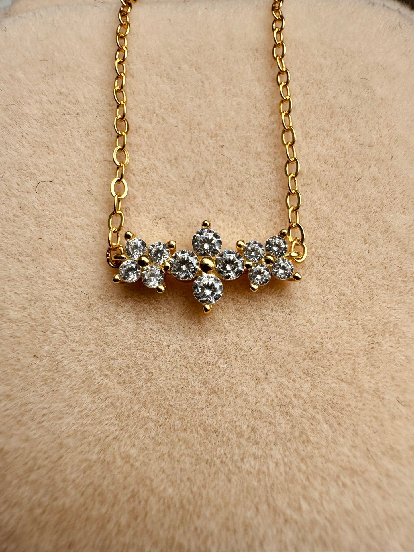 Flowery necklace